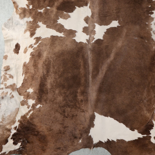 Premium Nguni Hide - Warm Brown & White | AAG5370 | 2.2m x 2.2m