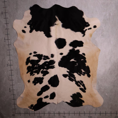 Standard Nguni Hide - Black & Cream | BGD4857 | 1.7m x 2.1m