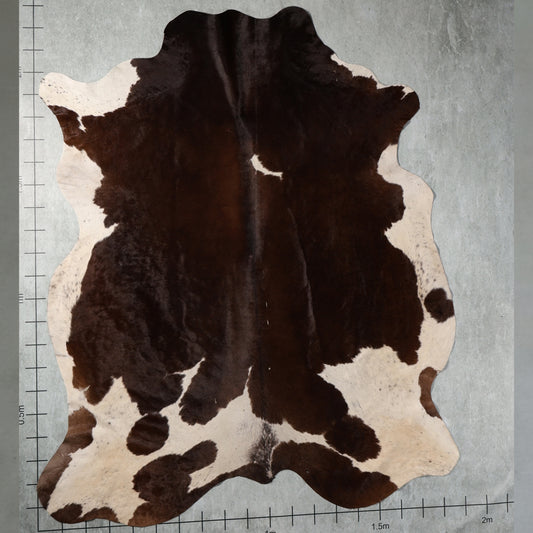 Standard Nguni Hide - Dark Brown & White | BGD4922 | 1.9m x 2.3m