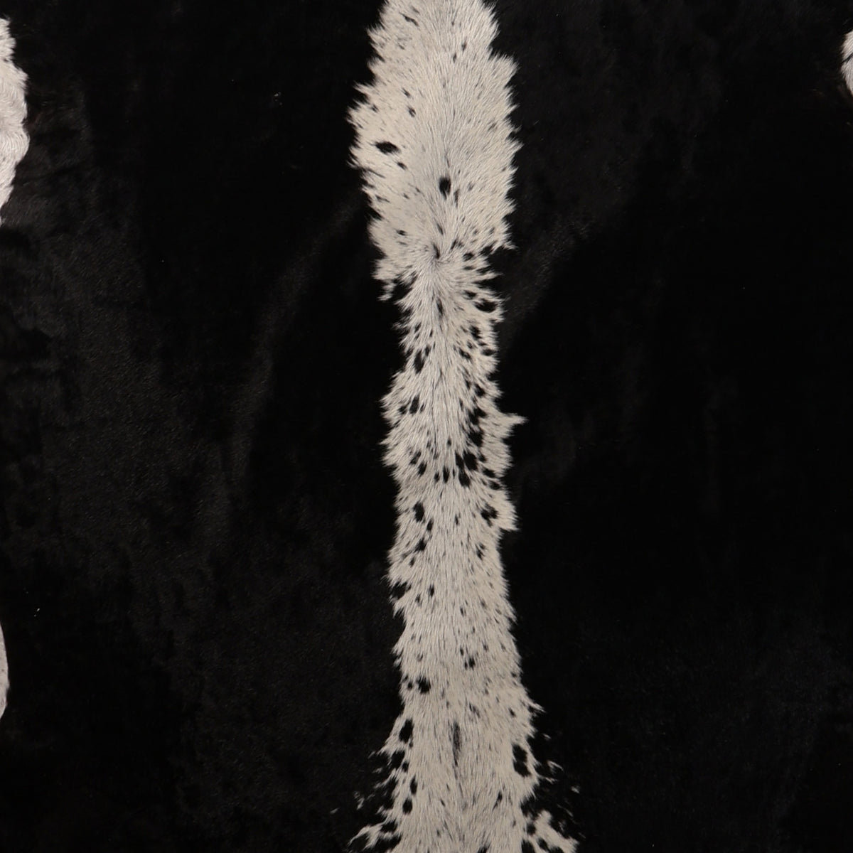 Standard Nguni Hide - Chestnut & White | BGS2754 | 2.1m X 2.1m